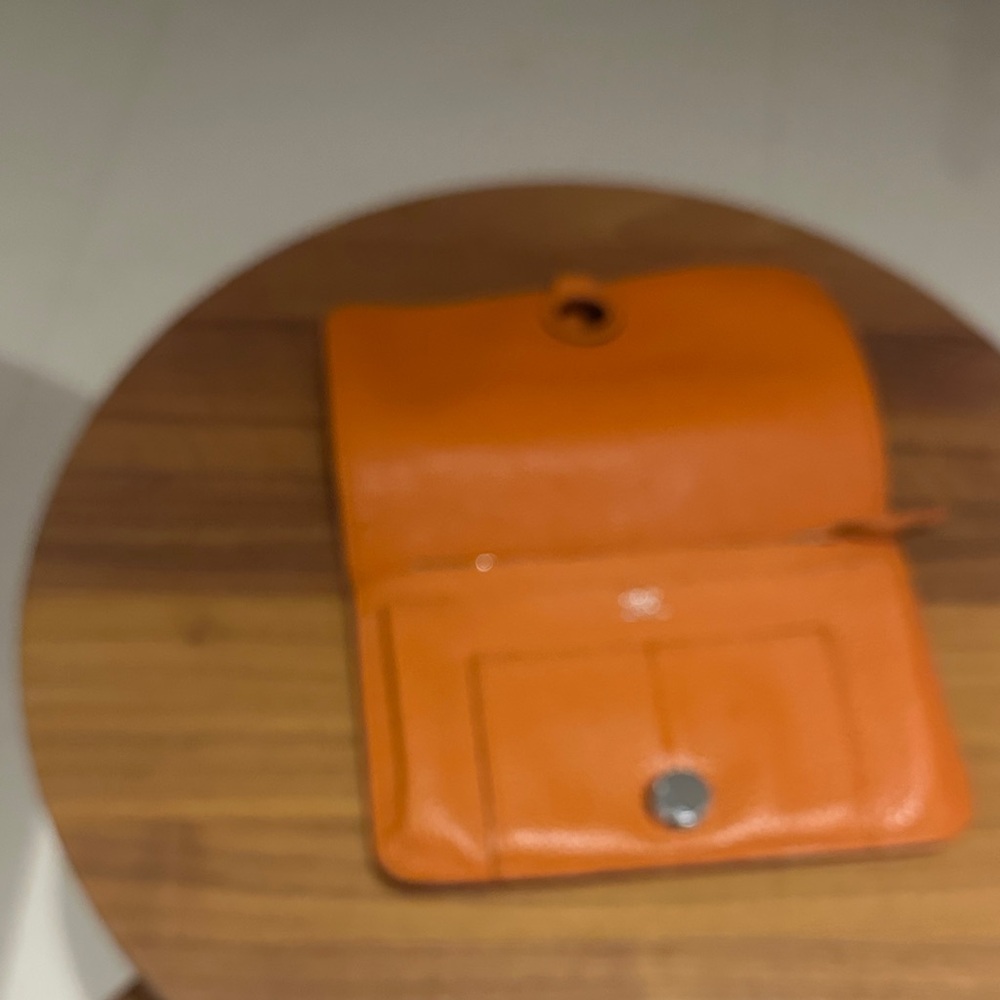 Affordable Fashion Finds Orange Wallet - Picture 2 of 4